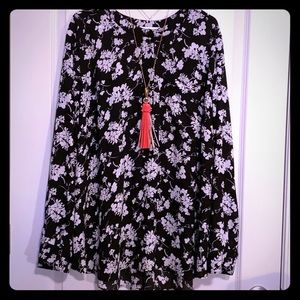 Lane Bryant tunic floral 26/28.   (056)